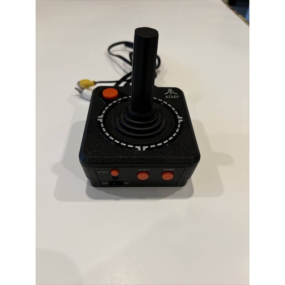 2002 Atari Plug N Play 10 in 1 TV Joystick Tested Works Jakks Pacific Video Game